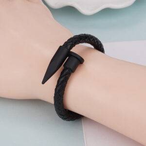 Alternative view of Caliber Black