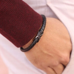 Alternative view of Fergus Black