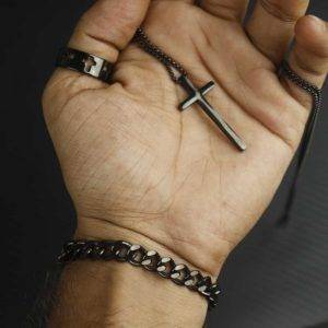 Alternative view of The Cross Set