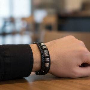 Alternative view of Tide Black